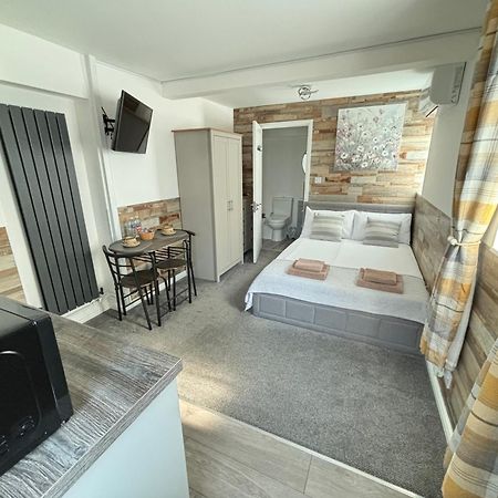 Hotel Cristina Modern à Horley Extérieur photo