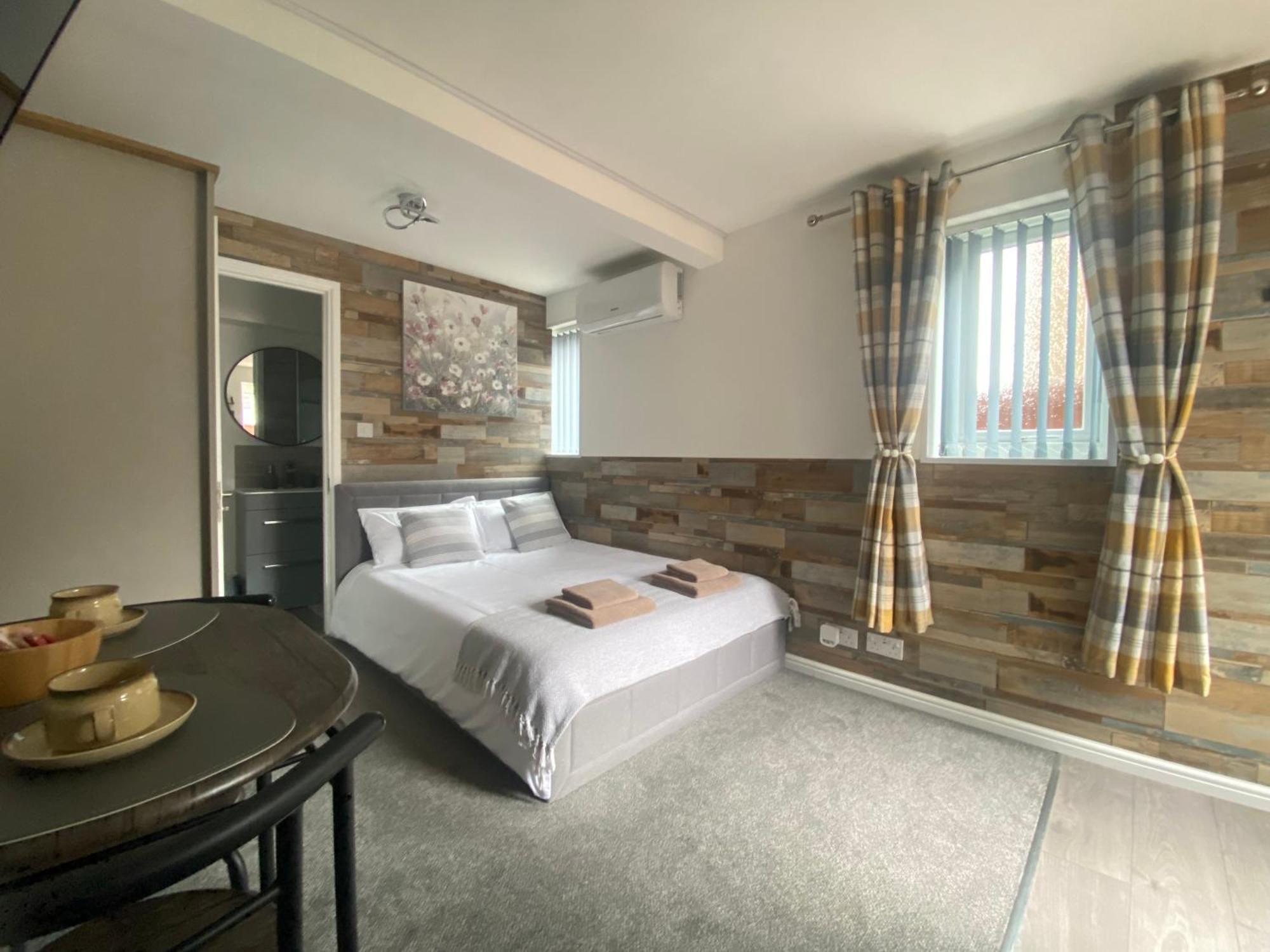 Hotel Cristina Modern à Horley Extérieur photo
